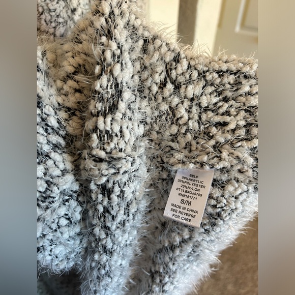 Gilli grey and white super soft oversized cardigan - Picture 3 of 3